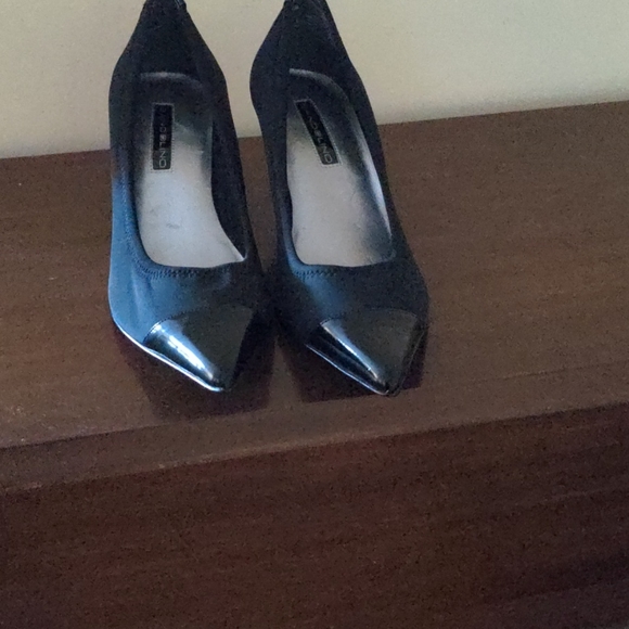 Black pumps - Picture 4 of 4